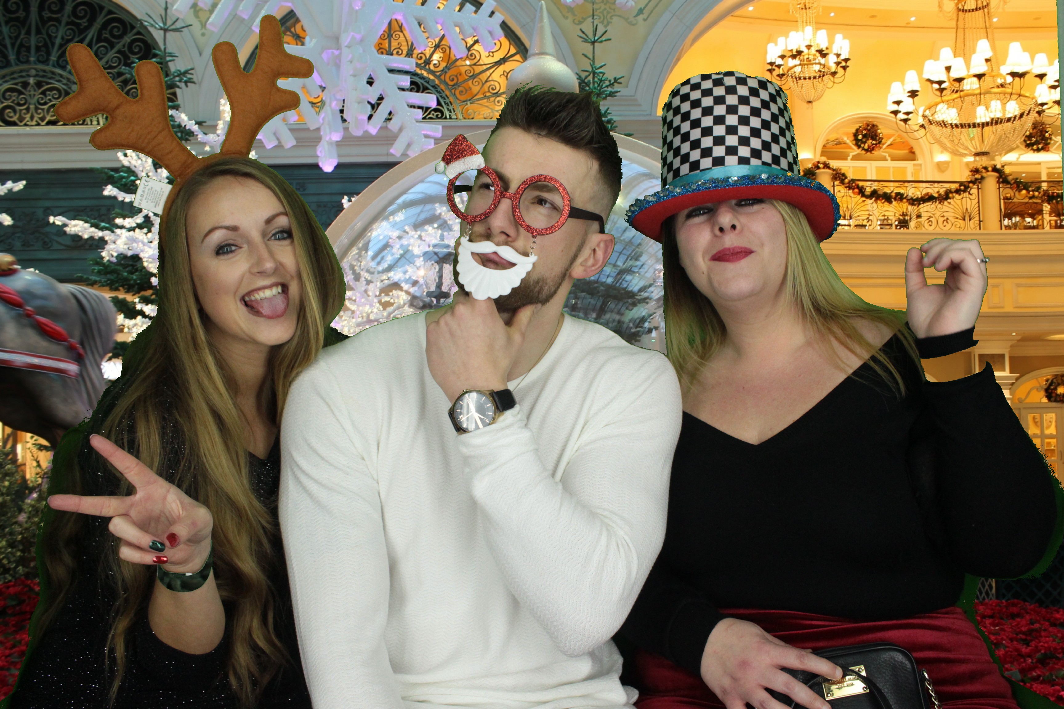 One Line Christmas Party | View more photos from the event at gallery.myphotoboothexperience.co.uk/u/MyPhotoBoothExperienceLtd/One-Line-Christmas-Party